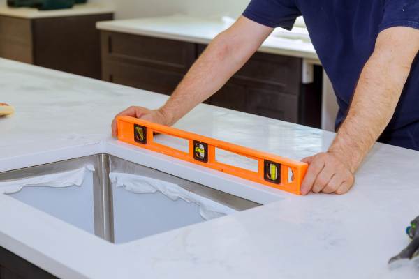 Cutting And Shaping Countertops