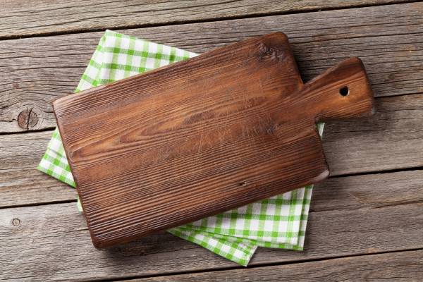 Dry The Cutting Board With a Towel