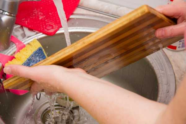 Rinse The Cutting Board With Hot Water Clean Plastic Cutting Boards