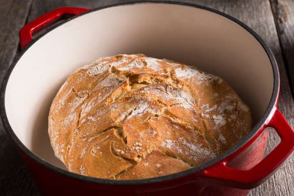 How Dutch Ovens Mimic Professional Bread Ovens