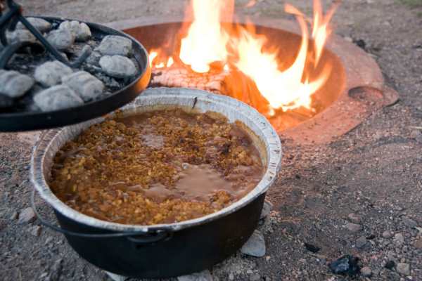 Outdoor Cooking: Advantages of Dutch Ovens Over Pots