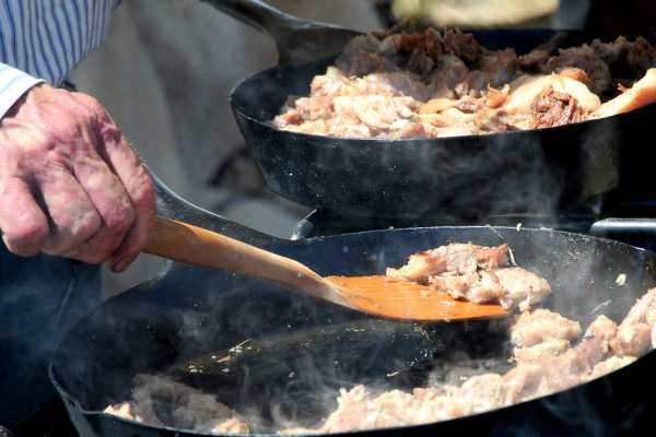 Slow Cooking vs. High-Heat Methods in a Dutch Oven