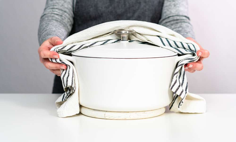 How to Clean Enamel Dutch Oven